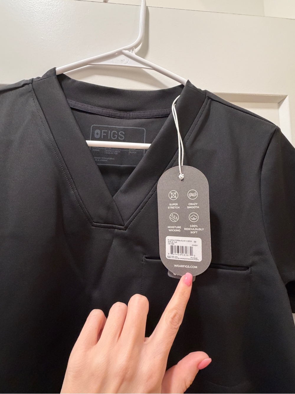 FIGS Sona FORMx V-Neck Scrub Top - Picture 2 of 4